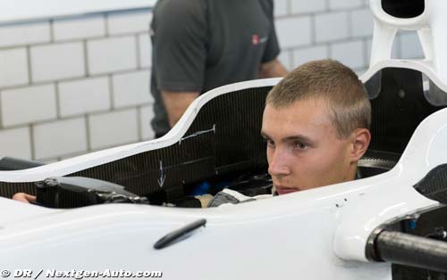 Sirotkin a moulé son baquet chez (…)