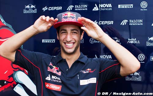 Red Bull confirms Ricciardo for 2014