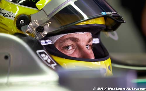 Rosberg wants help to find stolen helmet