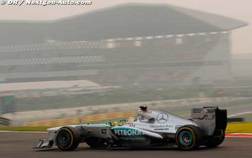 Rosberg en 1ère ligne, Hamilton gêné
