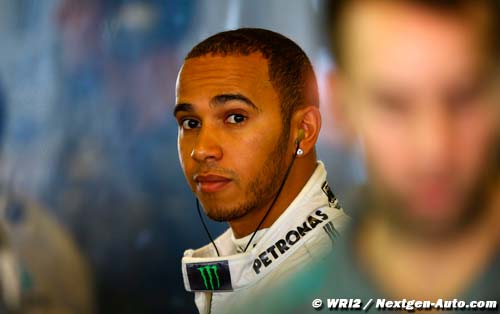 Hamilton cherche la raison de sa (…)