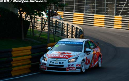 Macau, Race 1: Muller cruises to victory