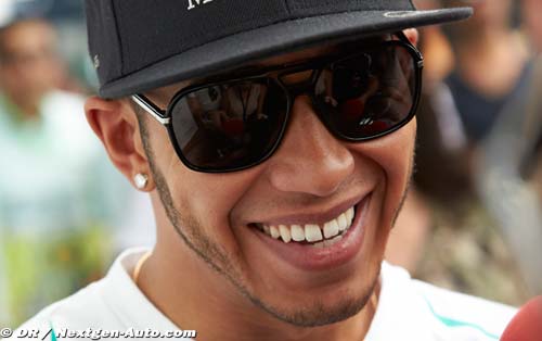 Hamilton espère que Ricciardo attaquera