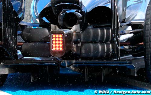 McLaren 'wing' suspension