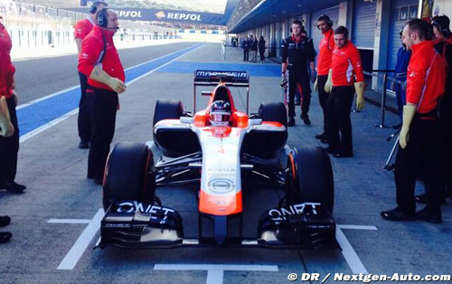 Marussia unveils MR03