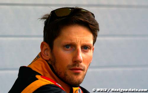 Grosjean lost cool in Lotus garage