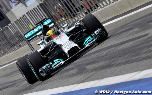 Ecclestone now tips Hamilton for title