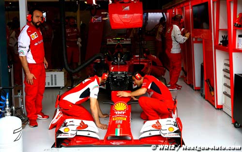 Ferrari provoque la controverse en (...)