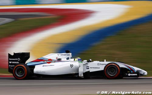 Massa ignores Williams team orders (...)