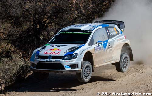 Friday mid-leg: Ogier in front