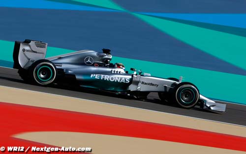 Pirelli: Hamilton sets fastest (...)