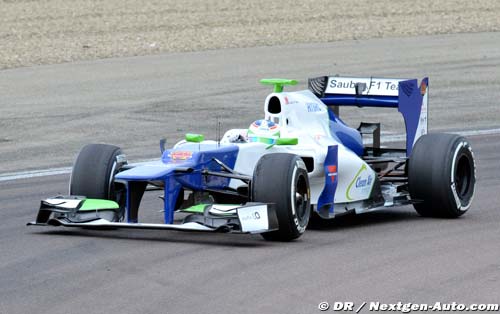 De Silvestro makes Sauber F1 debut