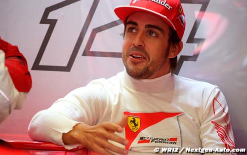 Alonso denies talking with McLaren'