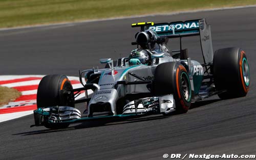 Suzuka, FP1: Rosberg quickest as (…)
