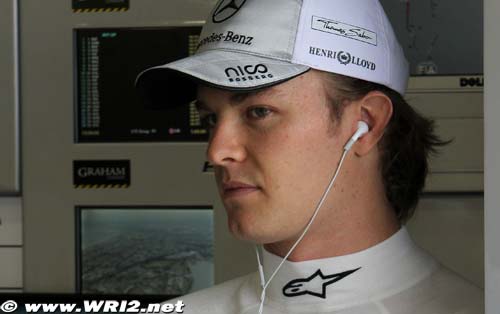 Rosberg completely happy with Mercedes -