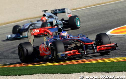 Button non-committal on McLaren pace