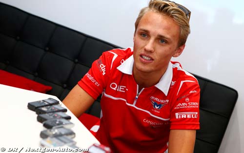 Max Chilton en discussions avec Caterham