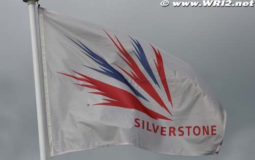 Silverstone cold and drizzly on (...)
