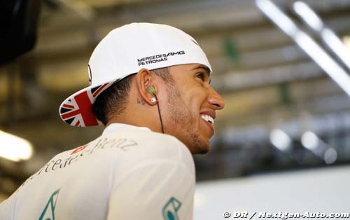 Hamilton wants Mercedes talks 'befo