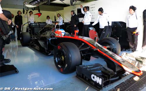 Dennis : McLaren a pris des risques (…)