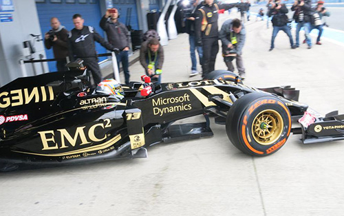 La Lotus E23 entre en piste à Jerez