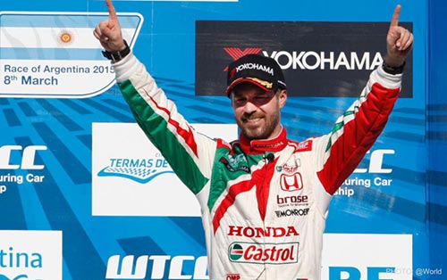 Monteiro begins 2015 campaign with (…)