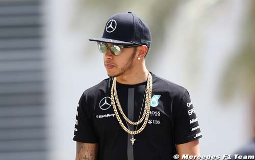 Official: Hamilton commits to Mercedes