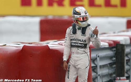 De la tension chez Lewis Hamilton et (…)