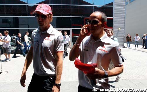 Hamilton not yet McLaren's de (...)