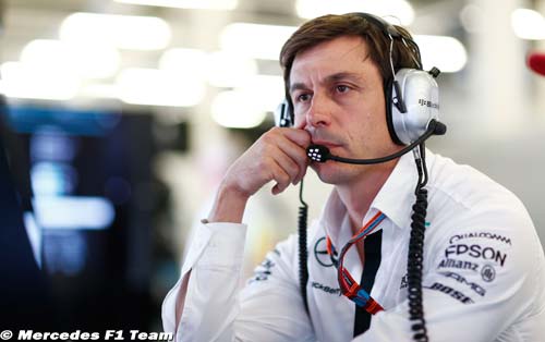 Wolff : Mercedes attend aussi la (…)