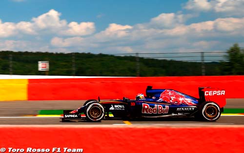 Verstappen remonte fort, Sainz (…)