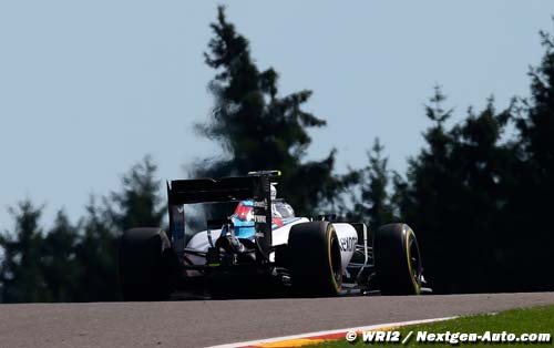 Course difficile pour Bottas et Massa