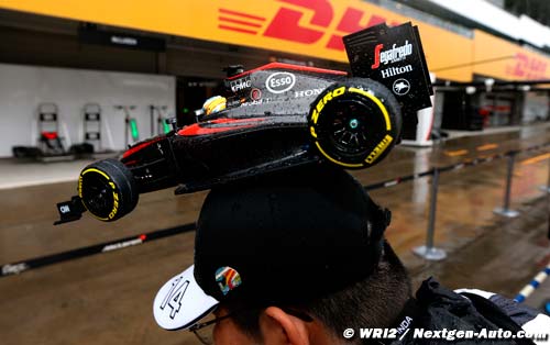 Problème moteur pour Alonso, problème