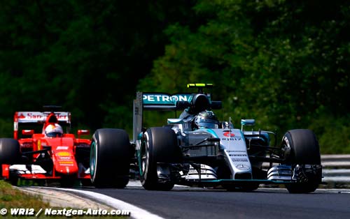 Lauda : Ferrari est sur nos talons (...)