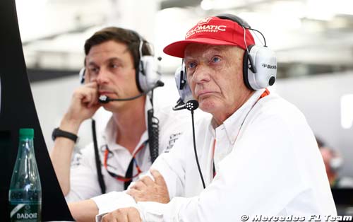 Zetsche soutient son duo Wolff - Lauda