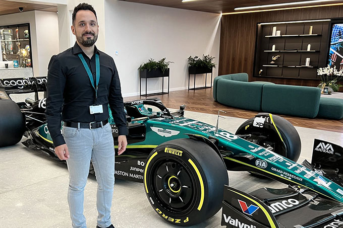 Aston Martin F1 recrute un ingénieur (…)