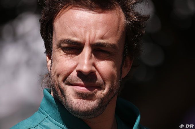 Alonso eyes new Aston Martin contract