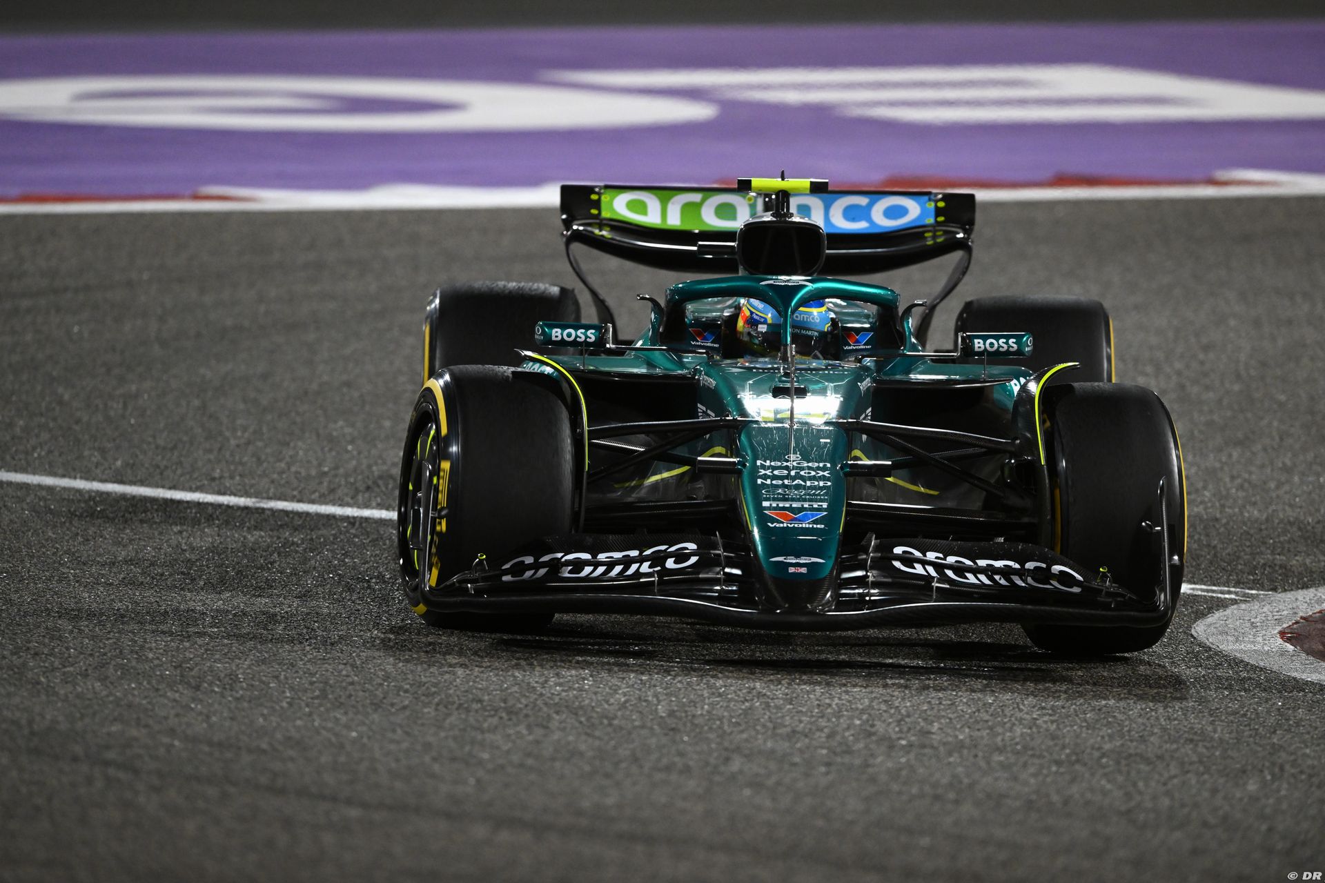 astonmartin3_25_-2.jpg