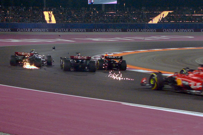 Accrochage entre les Mercedes F1 : (...)