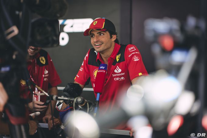 Sainz wants to 'settle' his future with Ferrari ahead of 2024 season thumbnail