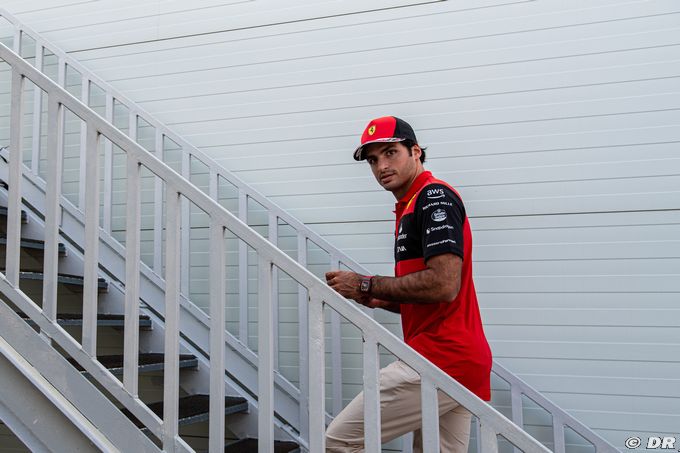 Sainz resigned to 'wait' (…)