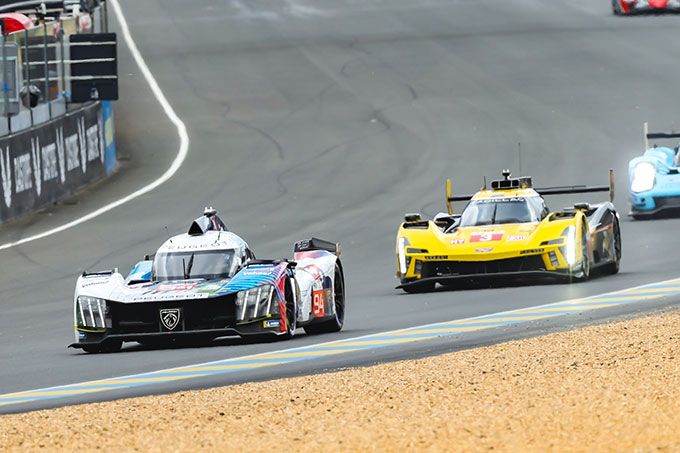 24H du Mans, H+3 : Peugeot prend la (…)