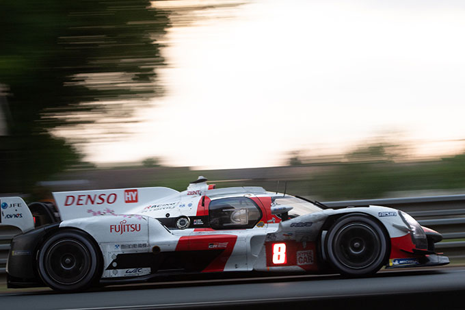 24H du Mans, H+14 : Toyota prend la (…)