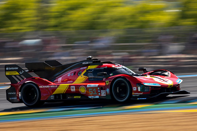 24H du Mans, H+18 : Ferrari monte le (…)