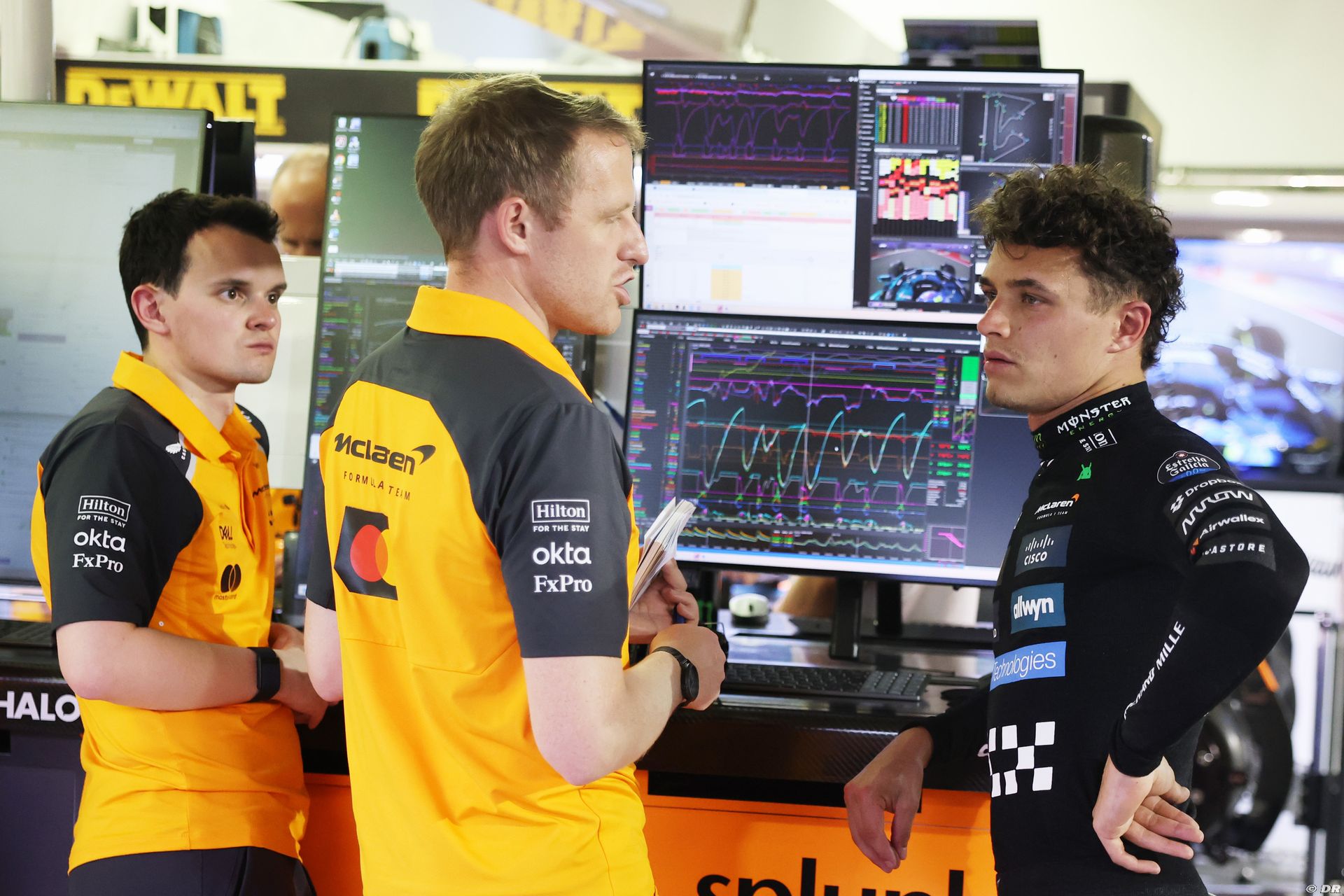 mclaren1_30_-3.jpg