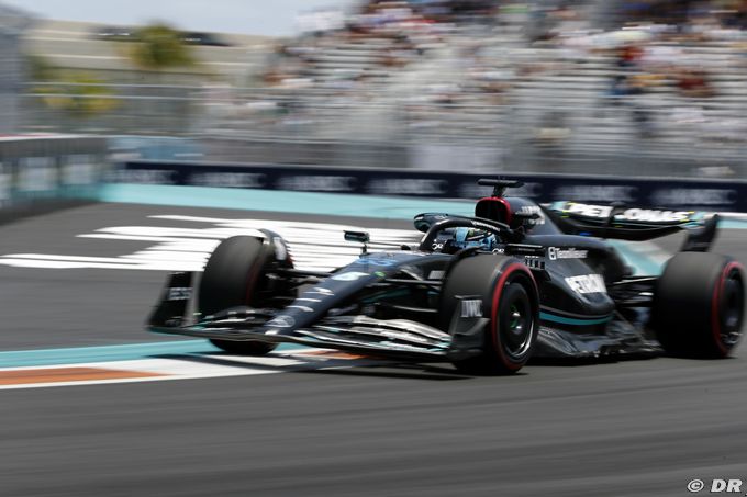 Mercedes F1 fait évoluer sa voiture (…)