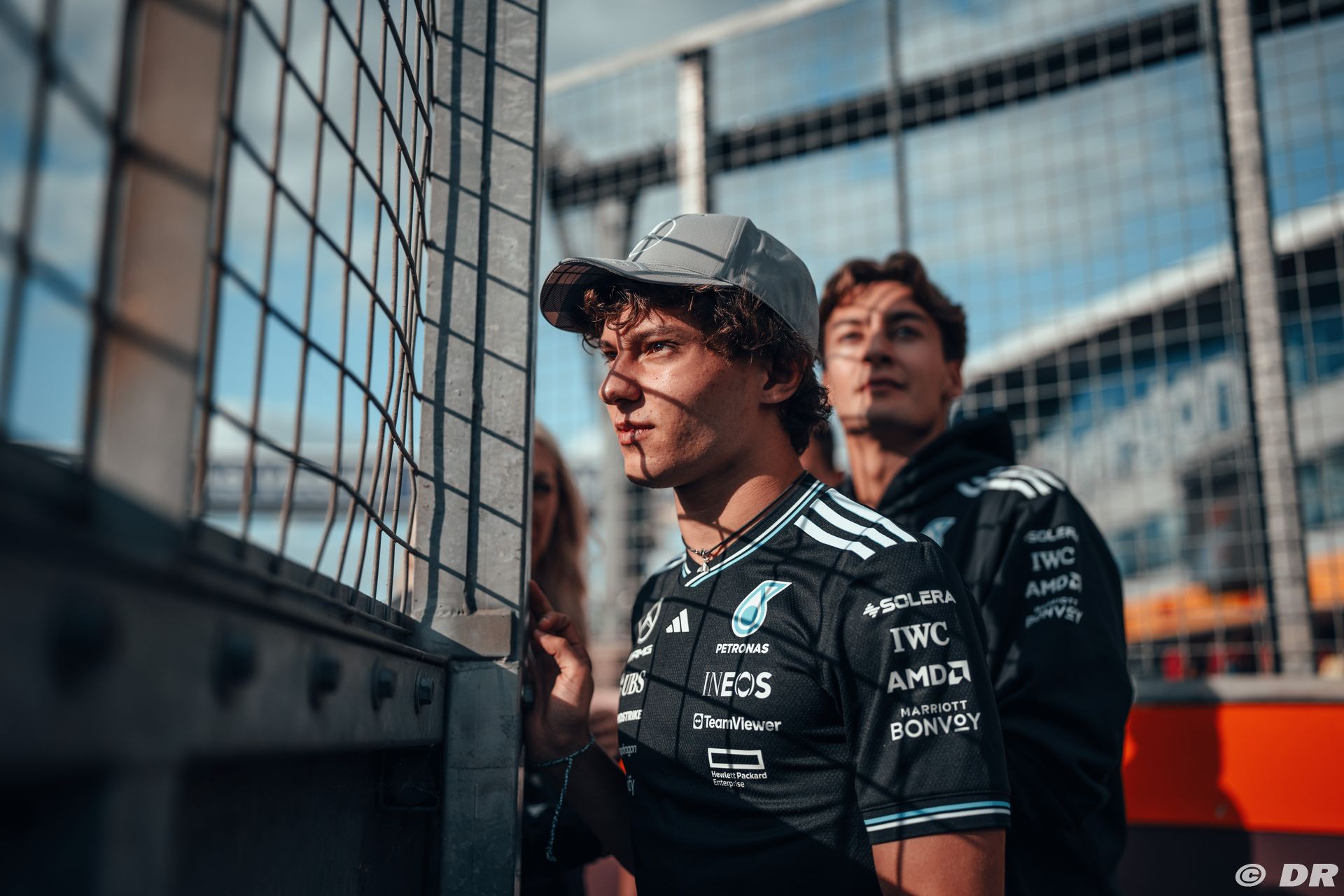 mercedes3_24_-2.jpg