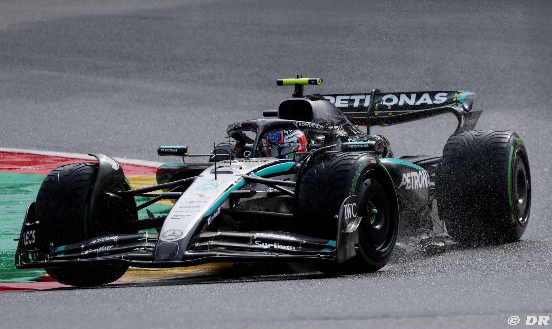 mercedes3_41_.jpg