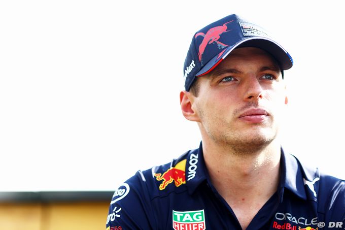 Verstappen attaque les critiques (…)