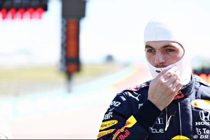 Horner : Verstappen est le pilote (…)